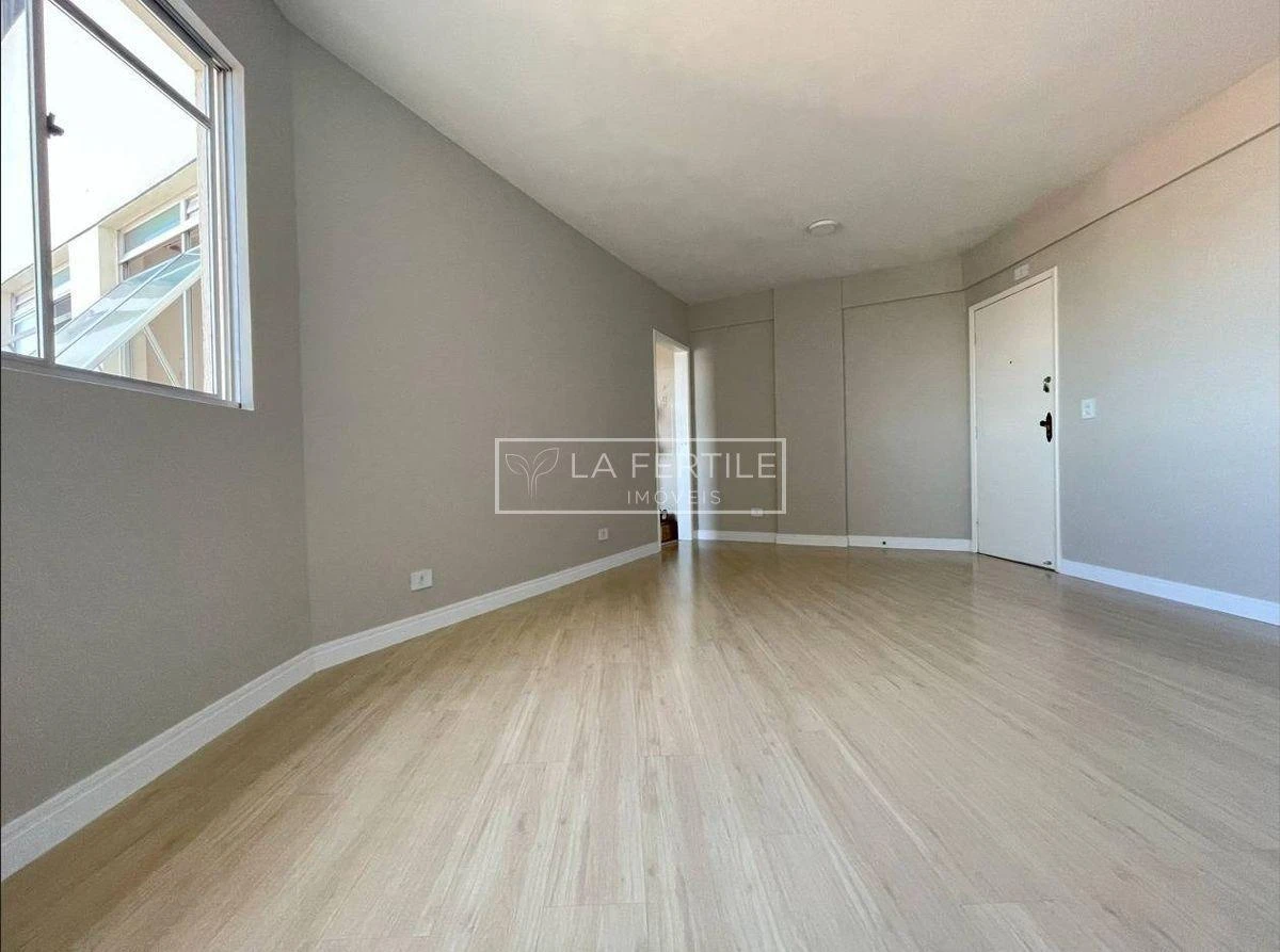Furnished apartment, 55 m², with wood or laminate floors