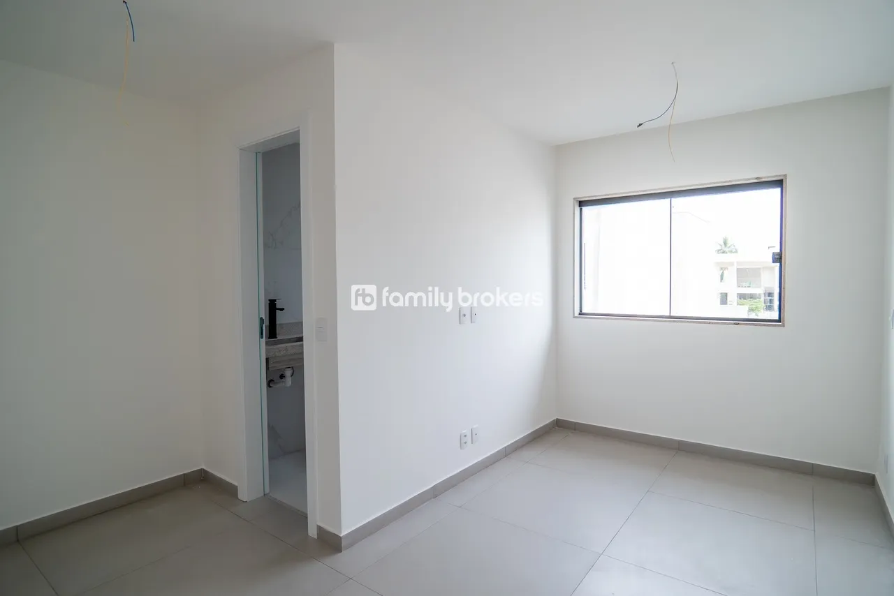 House with open-plan kitchen and 4 bedrooms, 220 m² — photo 20