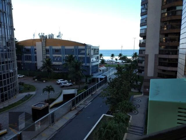 Glass-enclosed balcony in a 4-bedroom apartment, 143 m² — photo 22