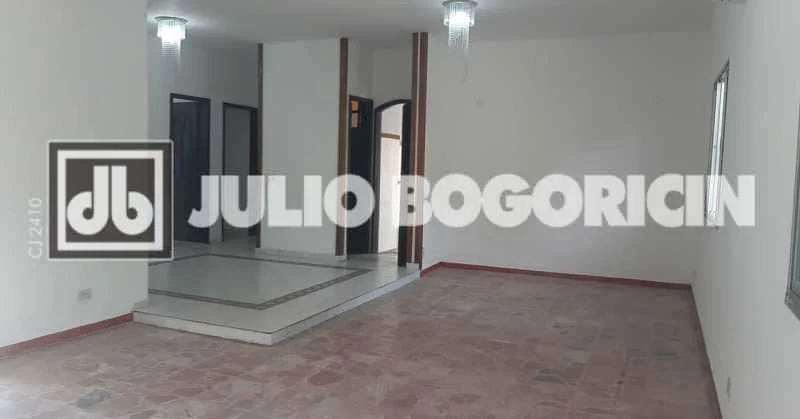 Будинок зі входом з вулиці: 3 спальні, 236 м² і 3 паркомісця — photo 10