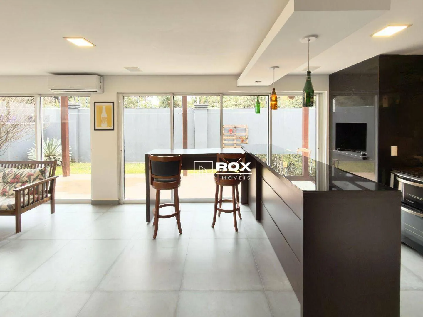 Furnished 322 m² house with 3 bedrooms and private garden — photo 6