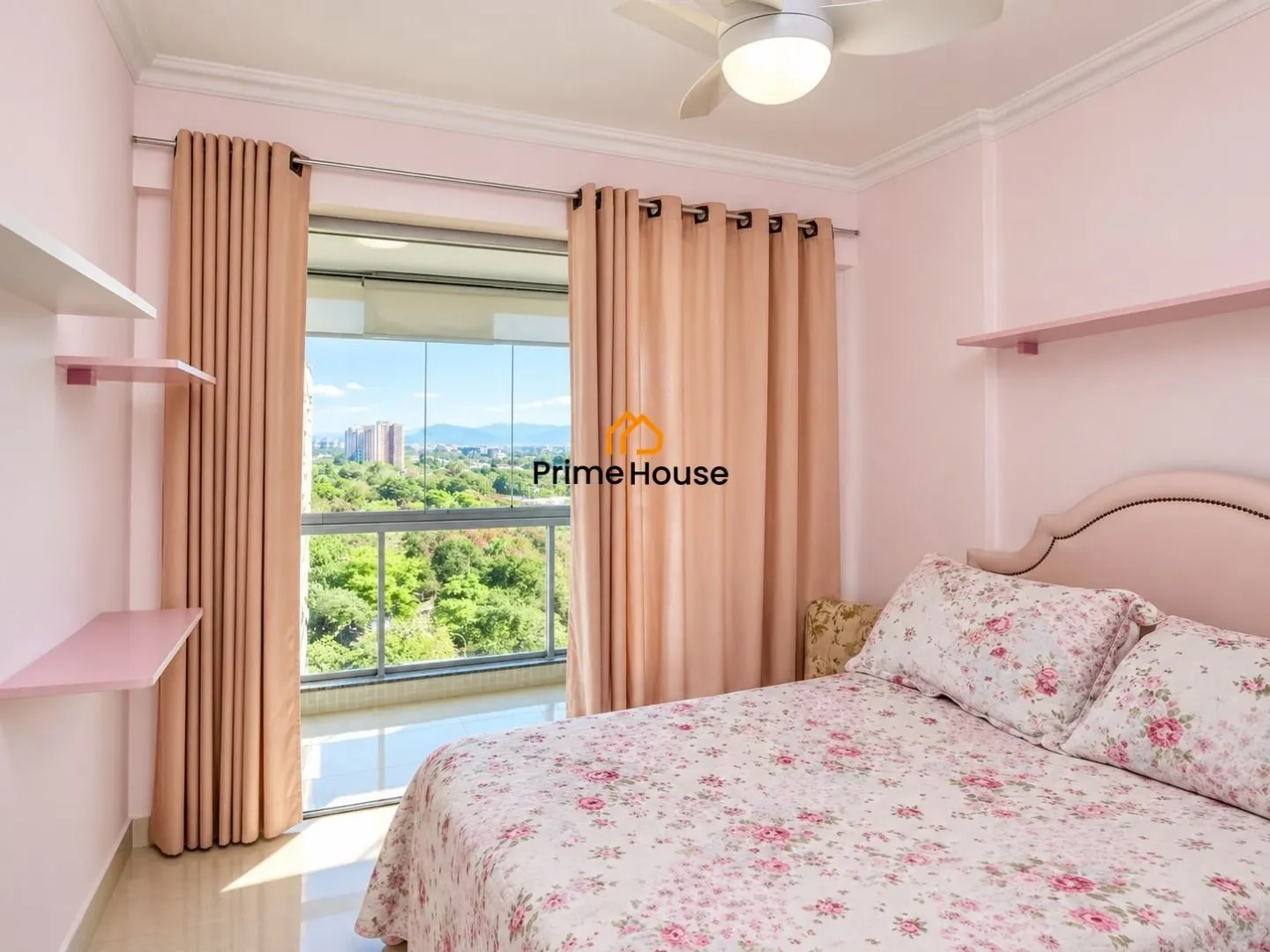Furnished apartment, 88 m², with a glass-enclosed balcony — photo 4