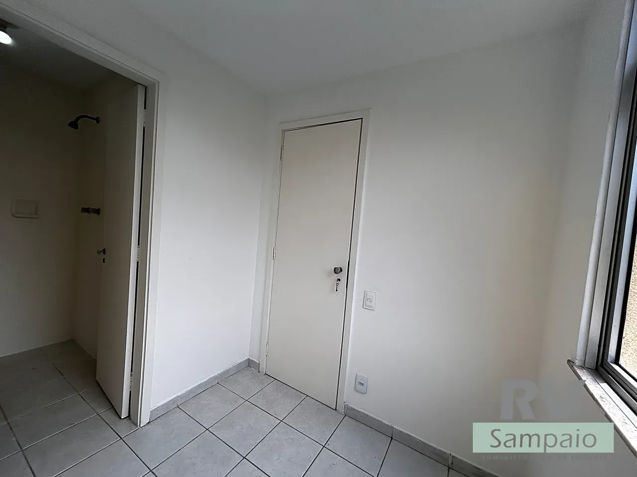 One-bedroom apartment with a mountain view in Rio de Janeiro — photo 4
