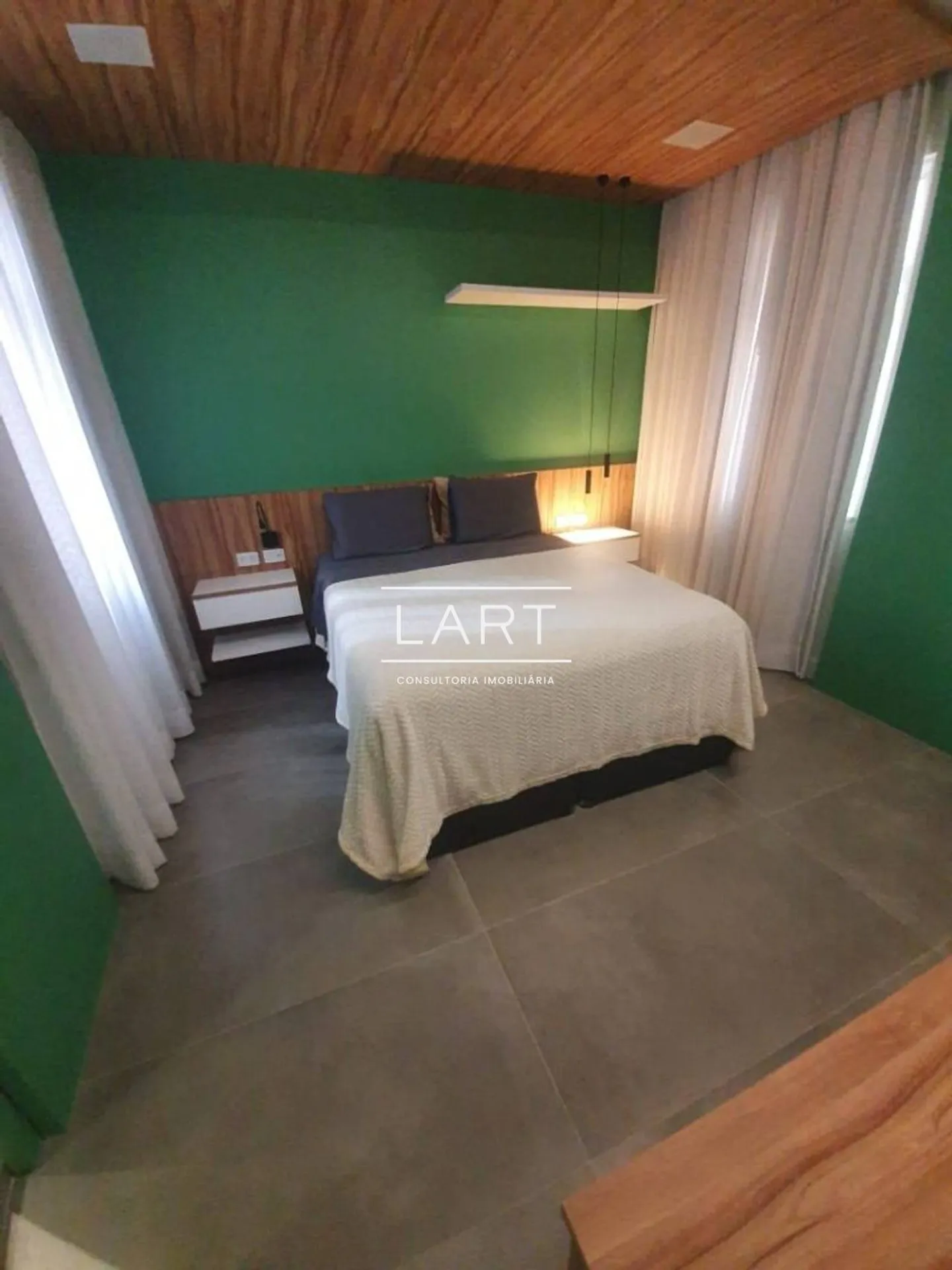 Home office in a 2-bedroom apartment, 110 m² — photo 3