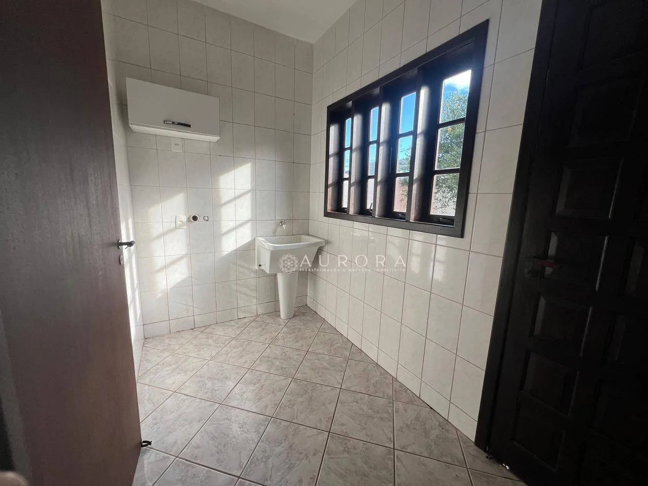 Casa de 4 dormitorios con cocina cerrada y cocina a gas — photo 23