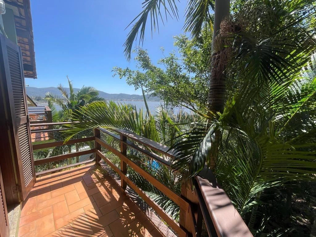 Furnished house with 8 bedrooms and 10 bathrooms, 2,500 m² — photo 19