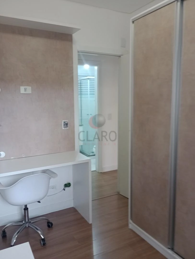 3-bedroom apartment with a home office — photo 12