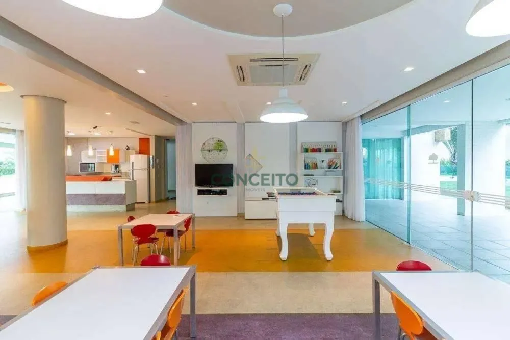 Glass-enclosed balcony in a 2-bedroom apartment, 74 m² — photo 32