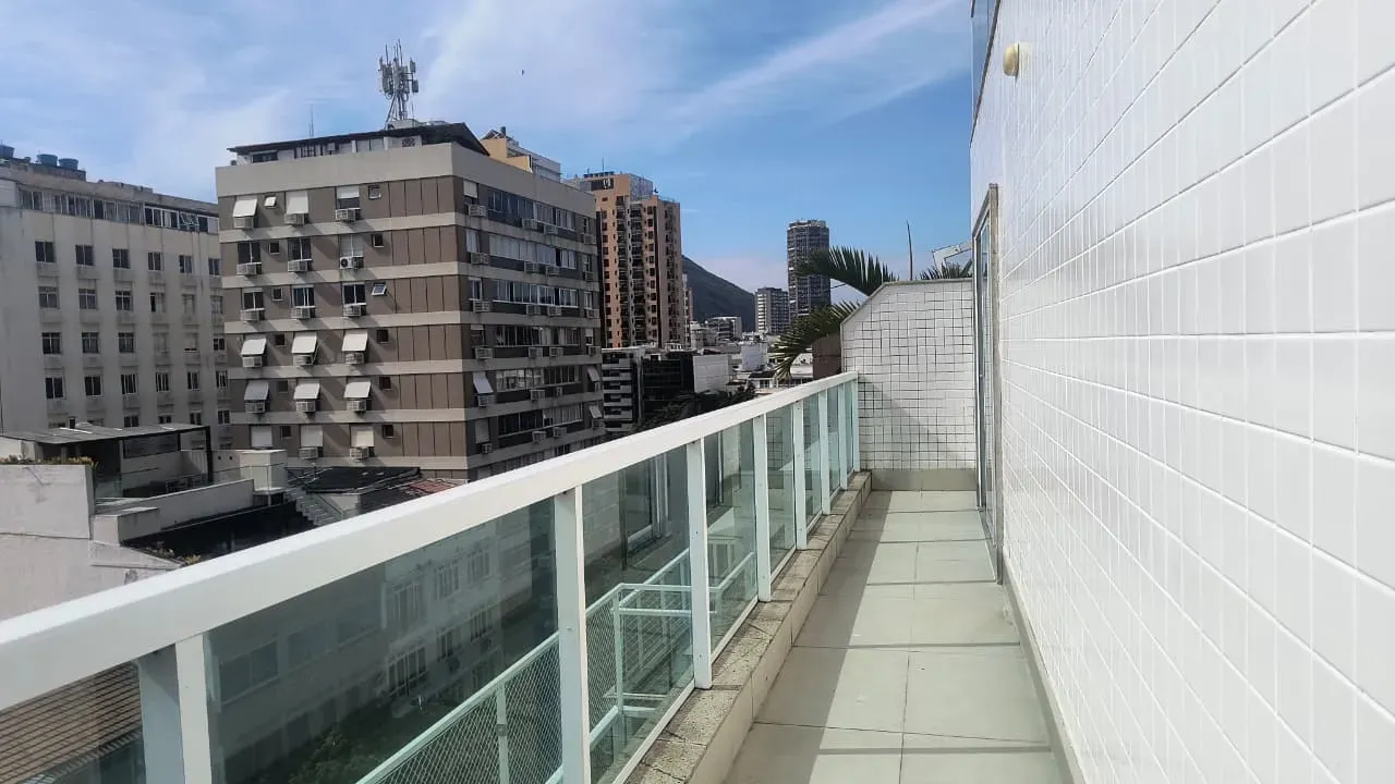 Rooftop apartment with 3 bedrooms and 1 bathroom — photo 10