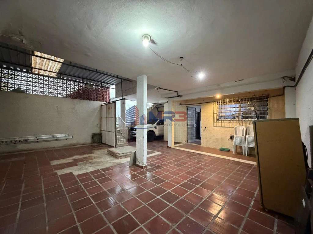 Rental house with 5 bedrooms and 600 m² — photo 22
