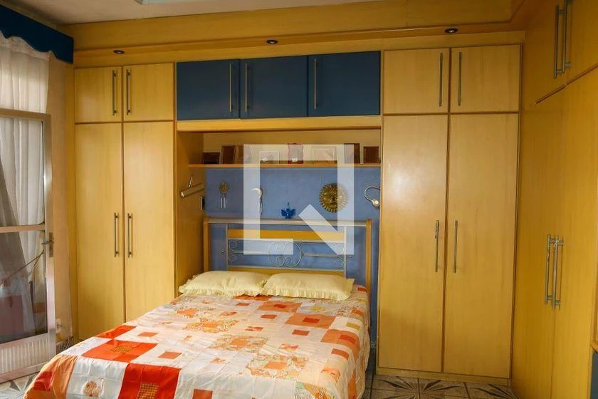 Furnished house with 4 bedrooms and 550 m² with air conditioning — photo 3