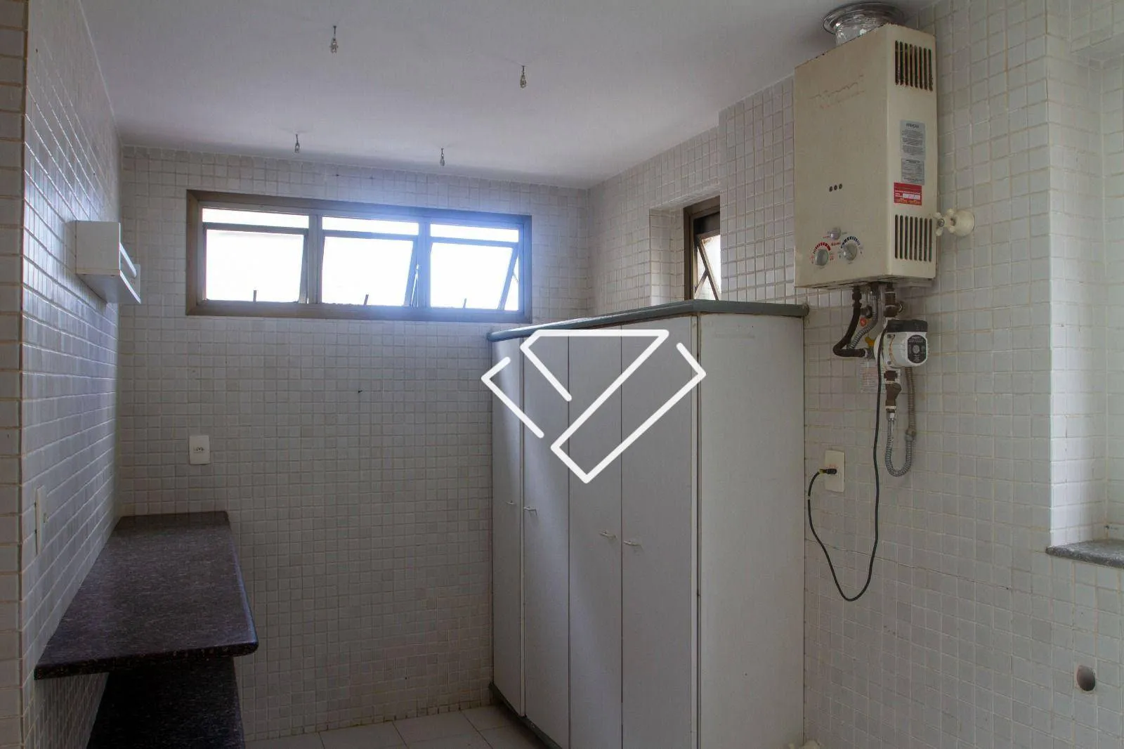 Apartamento com 3 dormitórios e varanda fechada 325 m² — photo 24