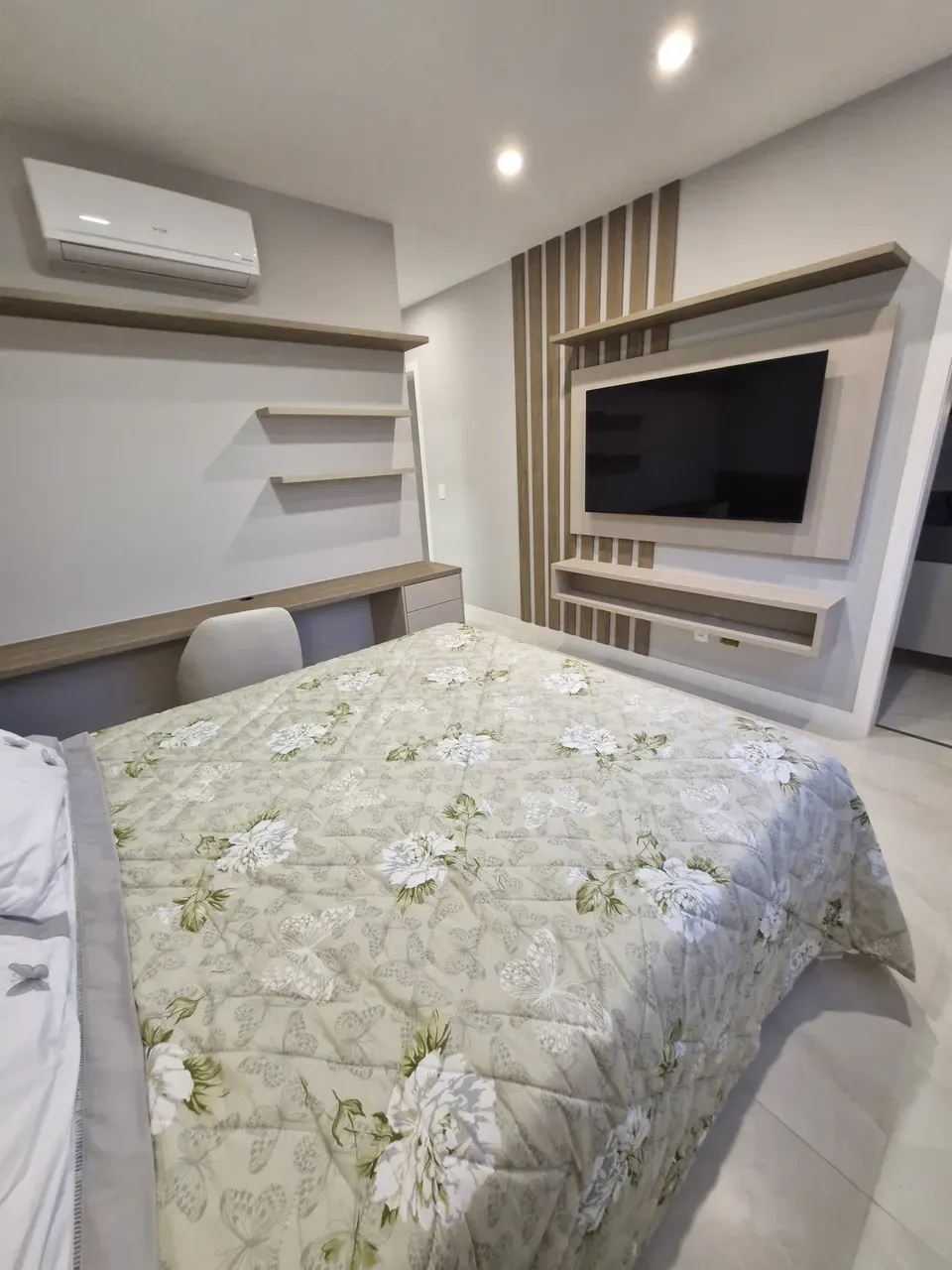 Furnished triplex house with open-plan kitchen and 490 m² — photo 19