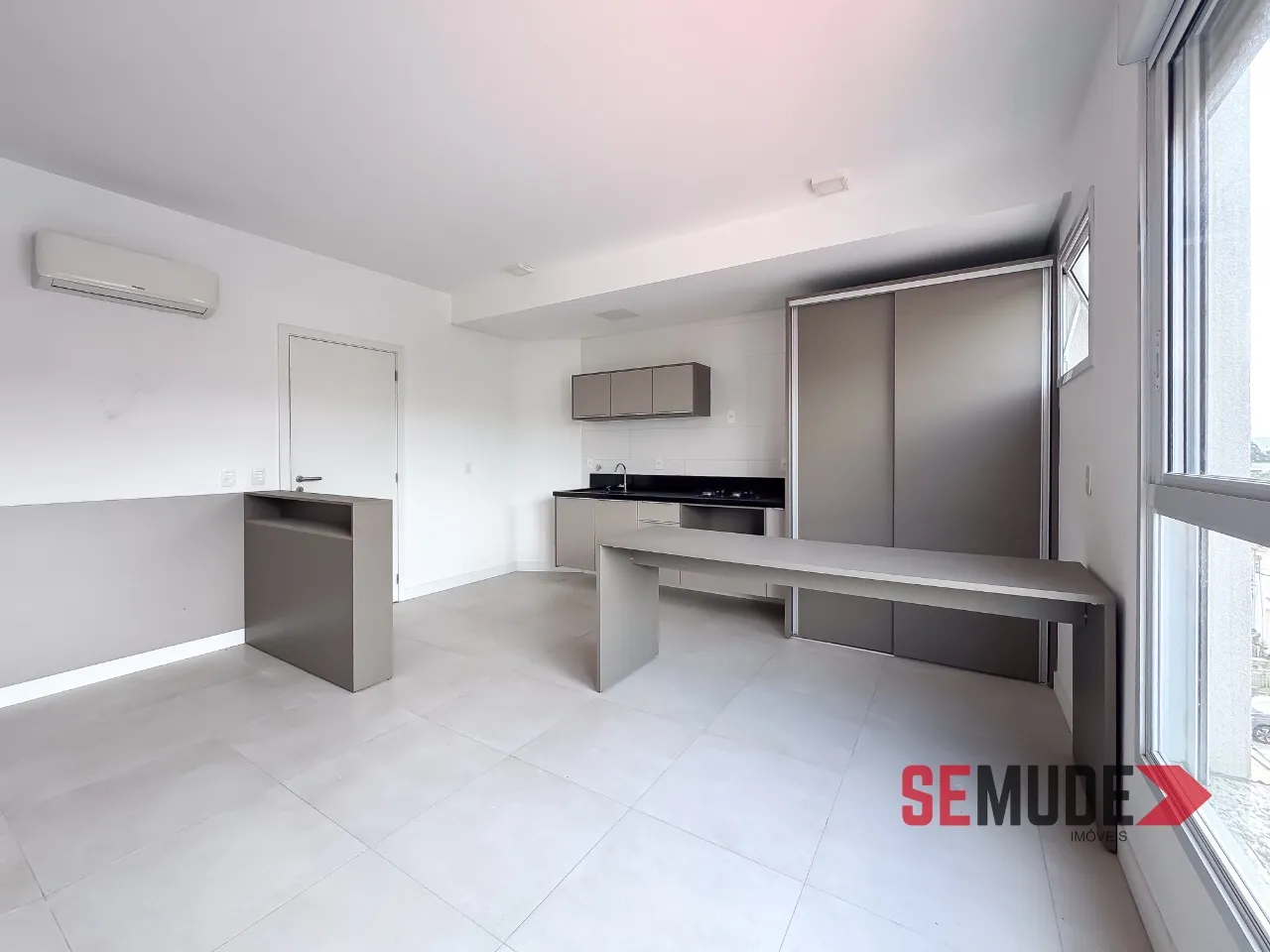 Home office in a one-bedroom apartment, 31 m² — photo 8