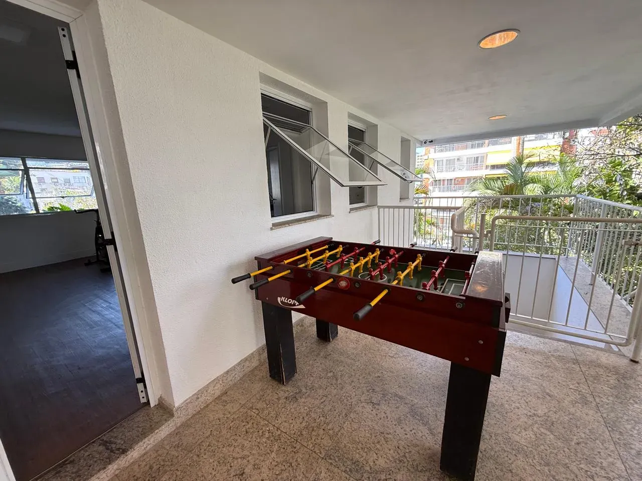Furnished 470 m² house with 4 en-suite bedrooms and pool — photo 9