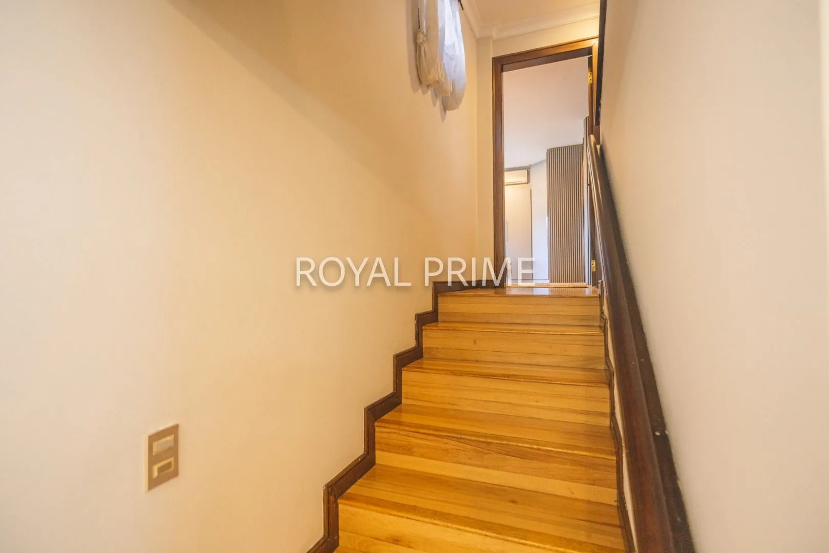 Furnished house in a gated community with 4 bedrooms and 5 baths — photo 37