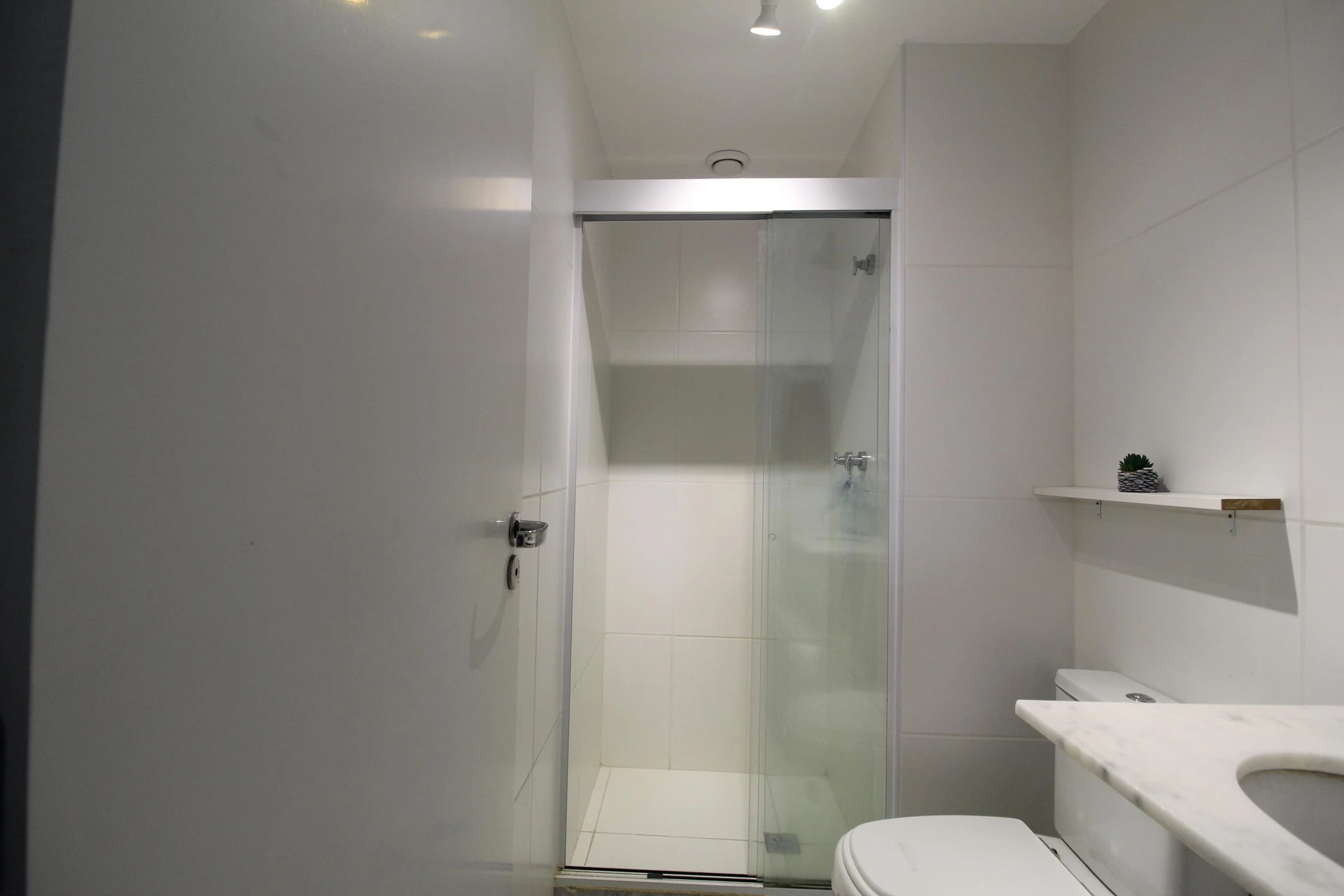 2-bedroom apartment with a glass-enclosed balcony — photo 43