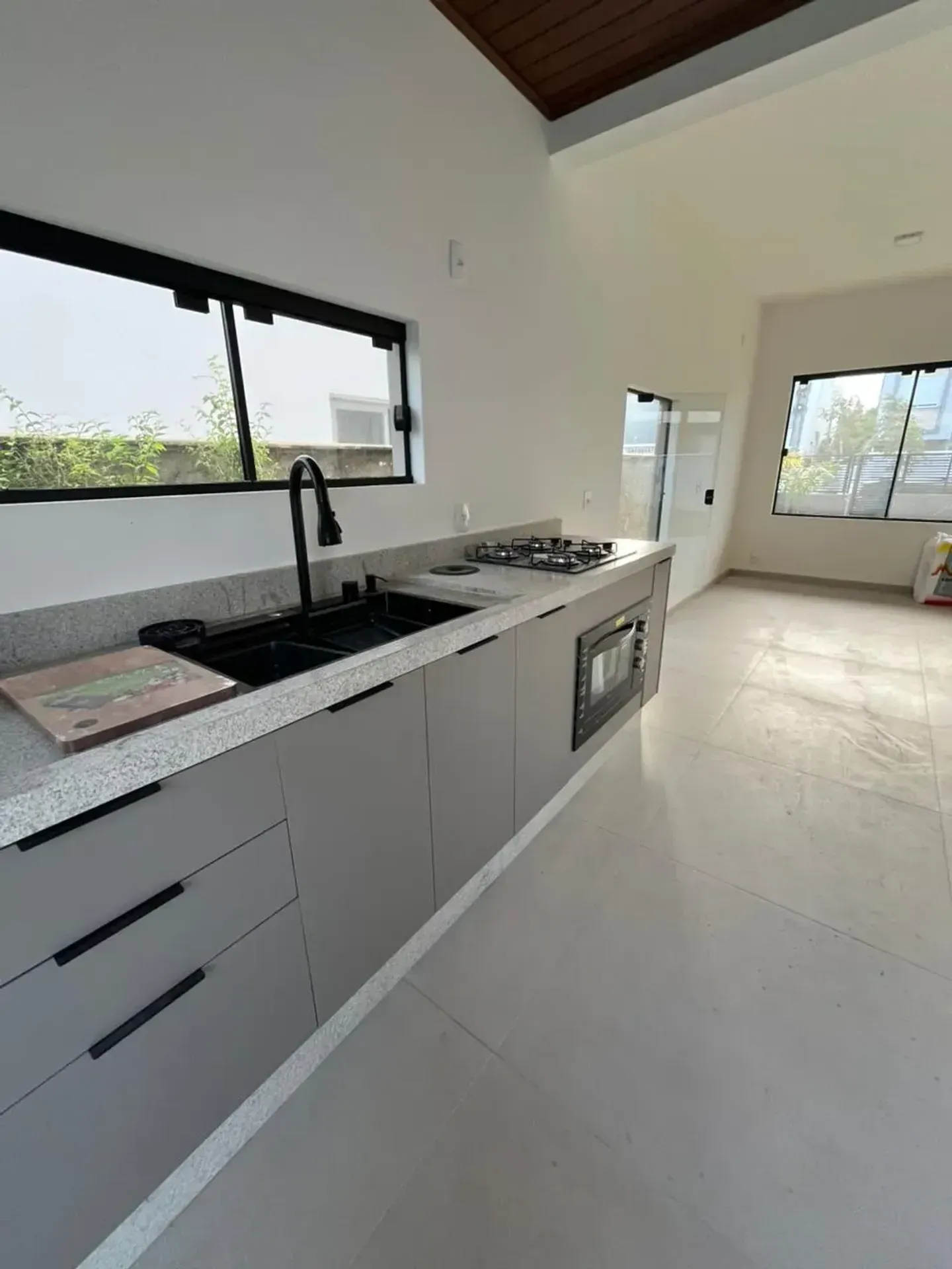 Unfurnished house with 3 bedrooms and 3 bathrooms — photo 4