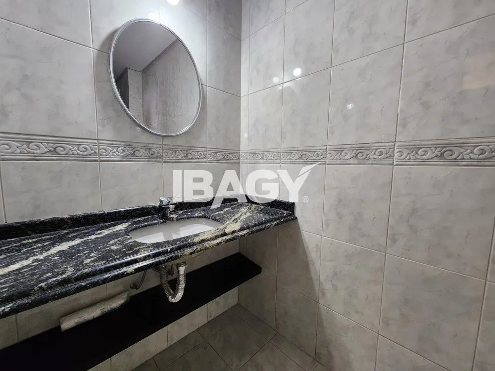 Furnished 3-bedroom apartment with integrated kitchen — photo 38