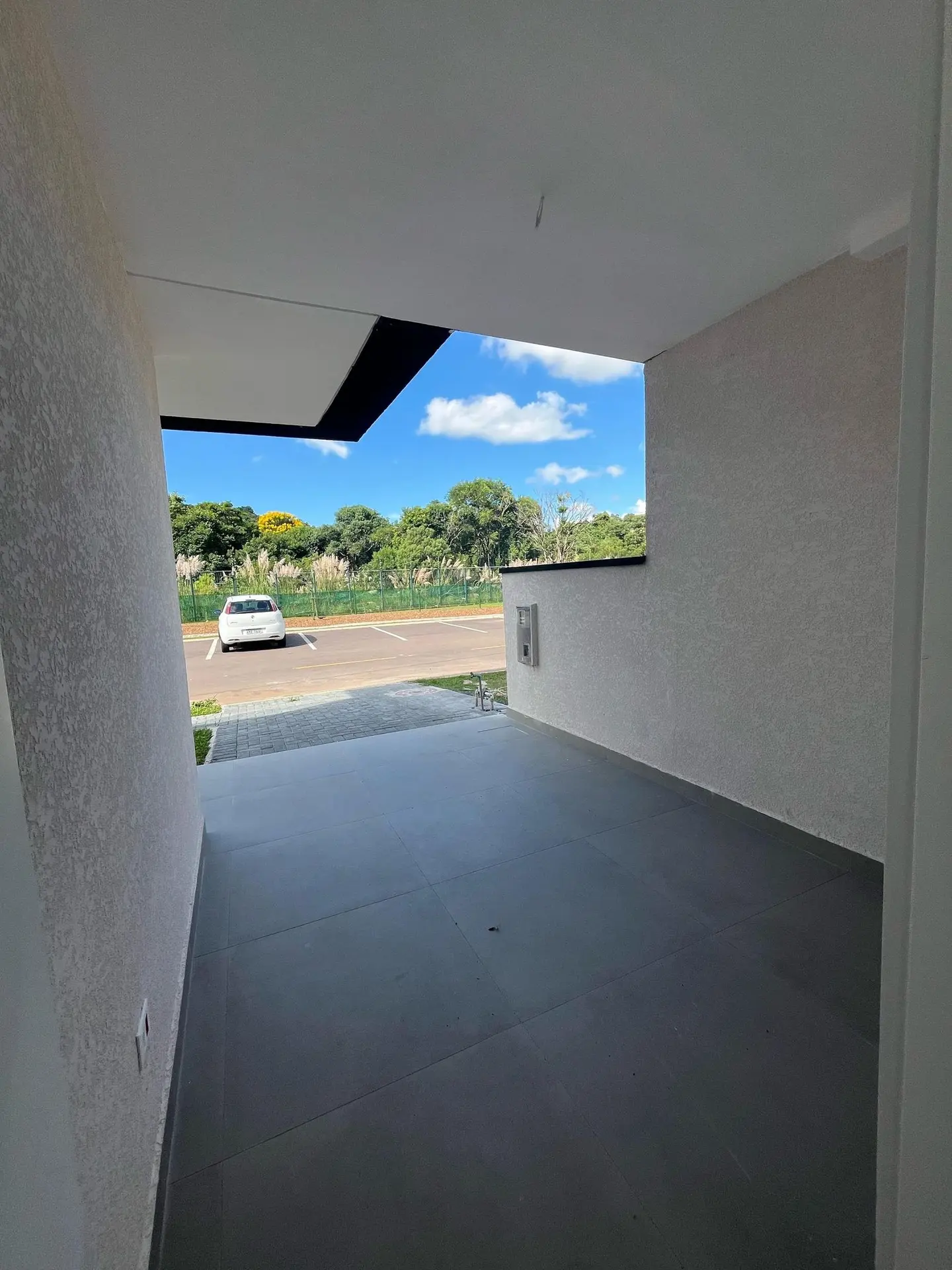 3-bedroom house with floor-to-ceiling windows in Curitiba — photo 3