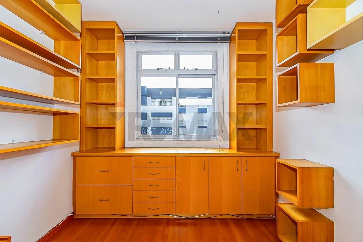 3-bedroom apartment with a home office in Curitiba — photo 21