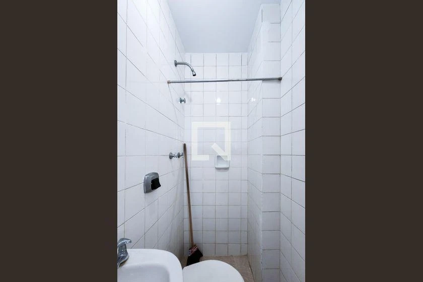 Apartamento de 2 quartos em condomínio com piscina — photo 4