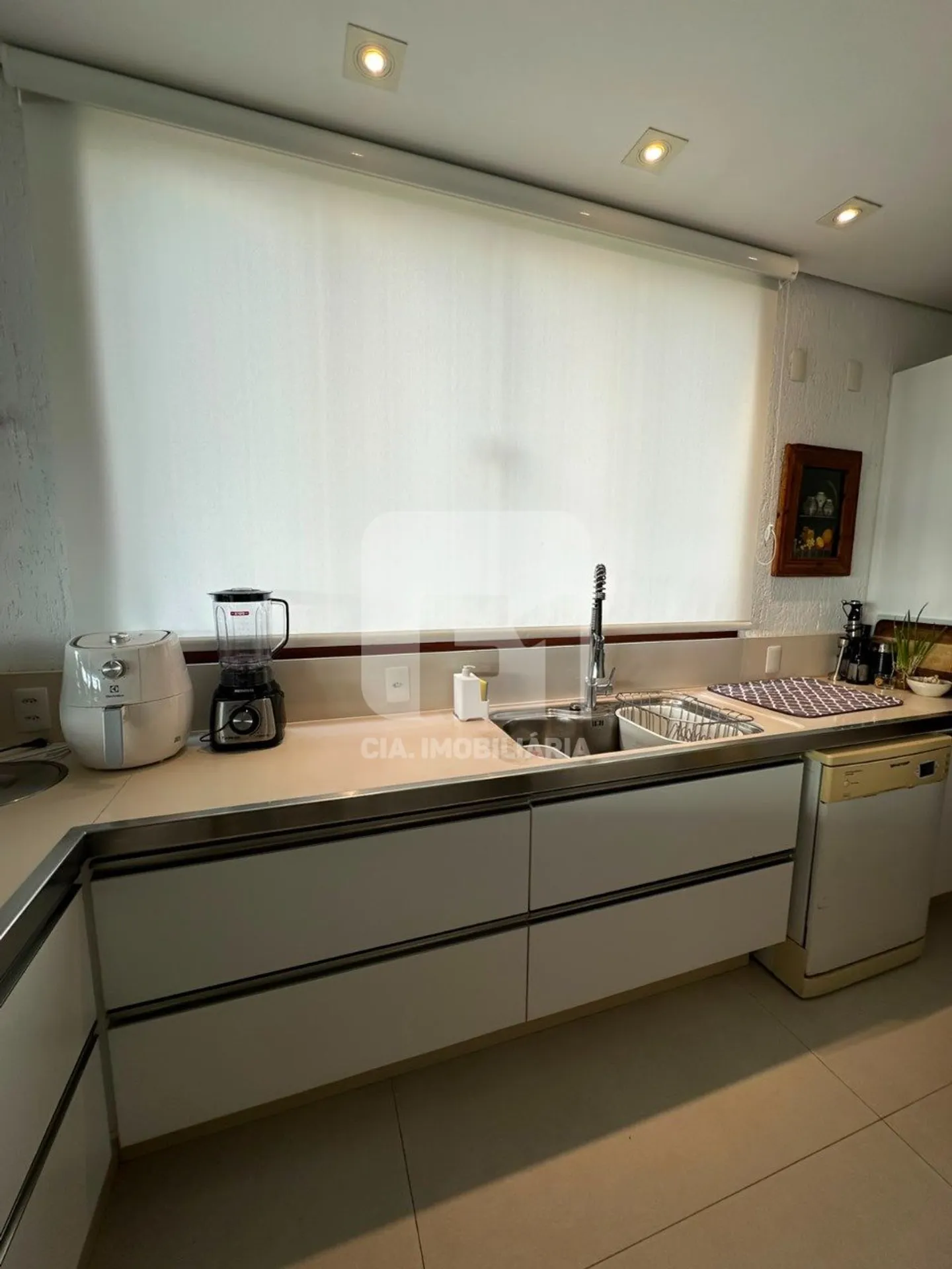 Furnished house with 6 bedrooms and 650 m² total — photo 68