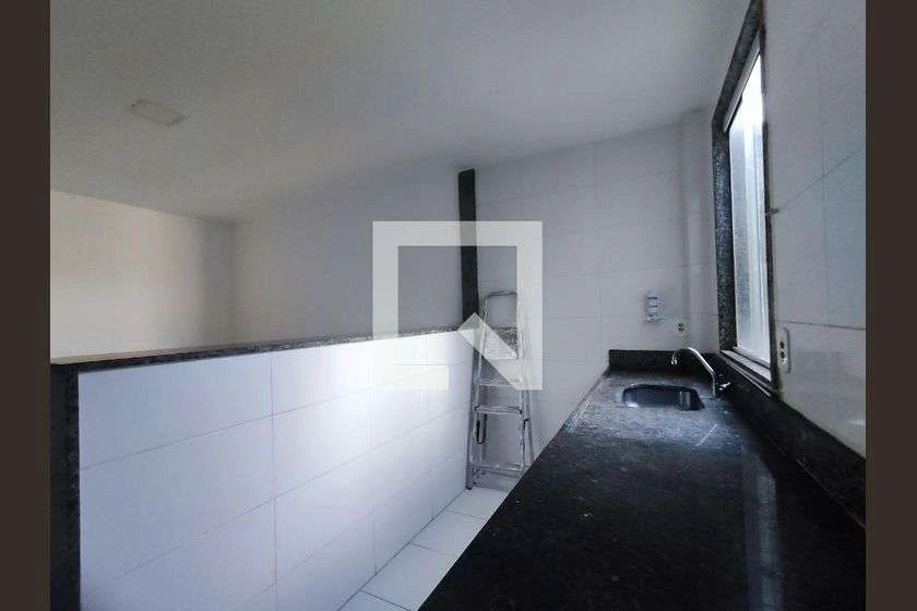 Apartamento de 1 dormitorio con balcón y cocina abierta — photo 20
