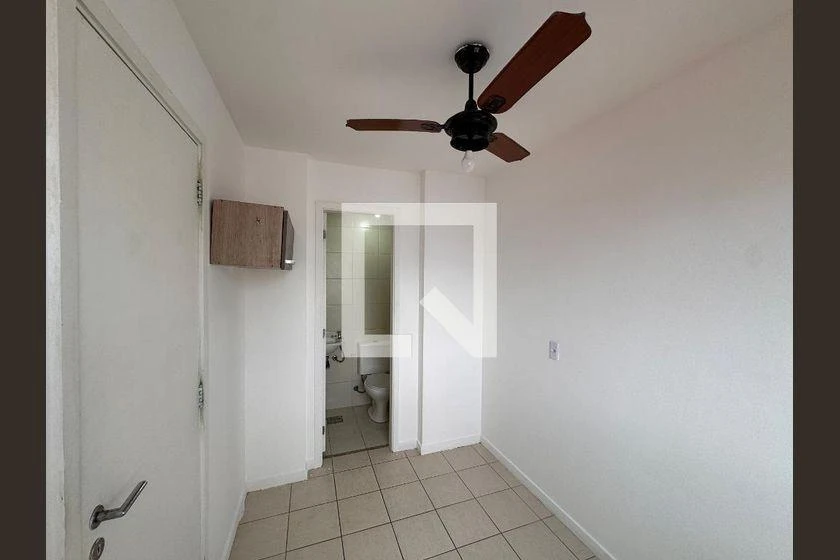 2-bedroom apartment in a building with a gym — photo 29