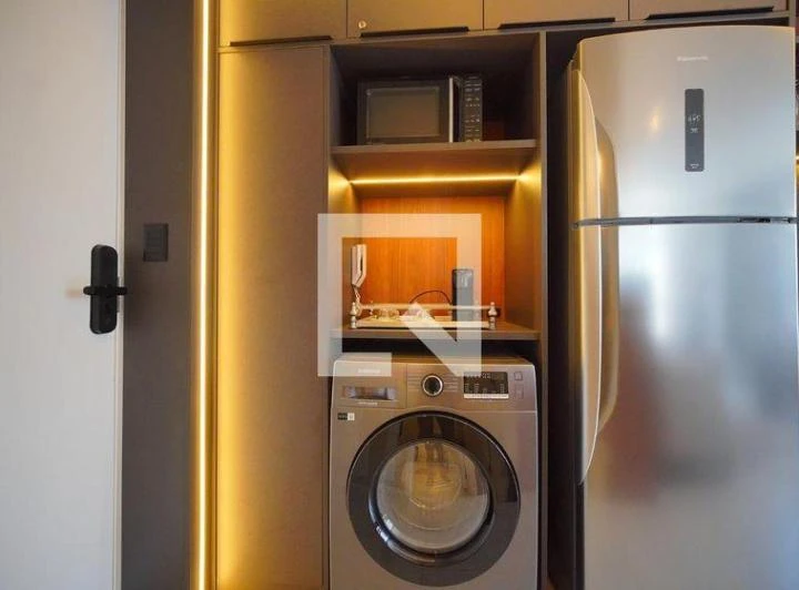 Furnished 1-bedroom apartment with open-plan kitchen — photo 7