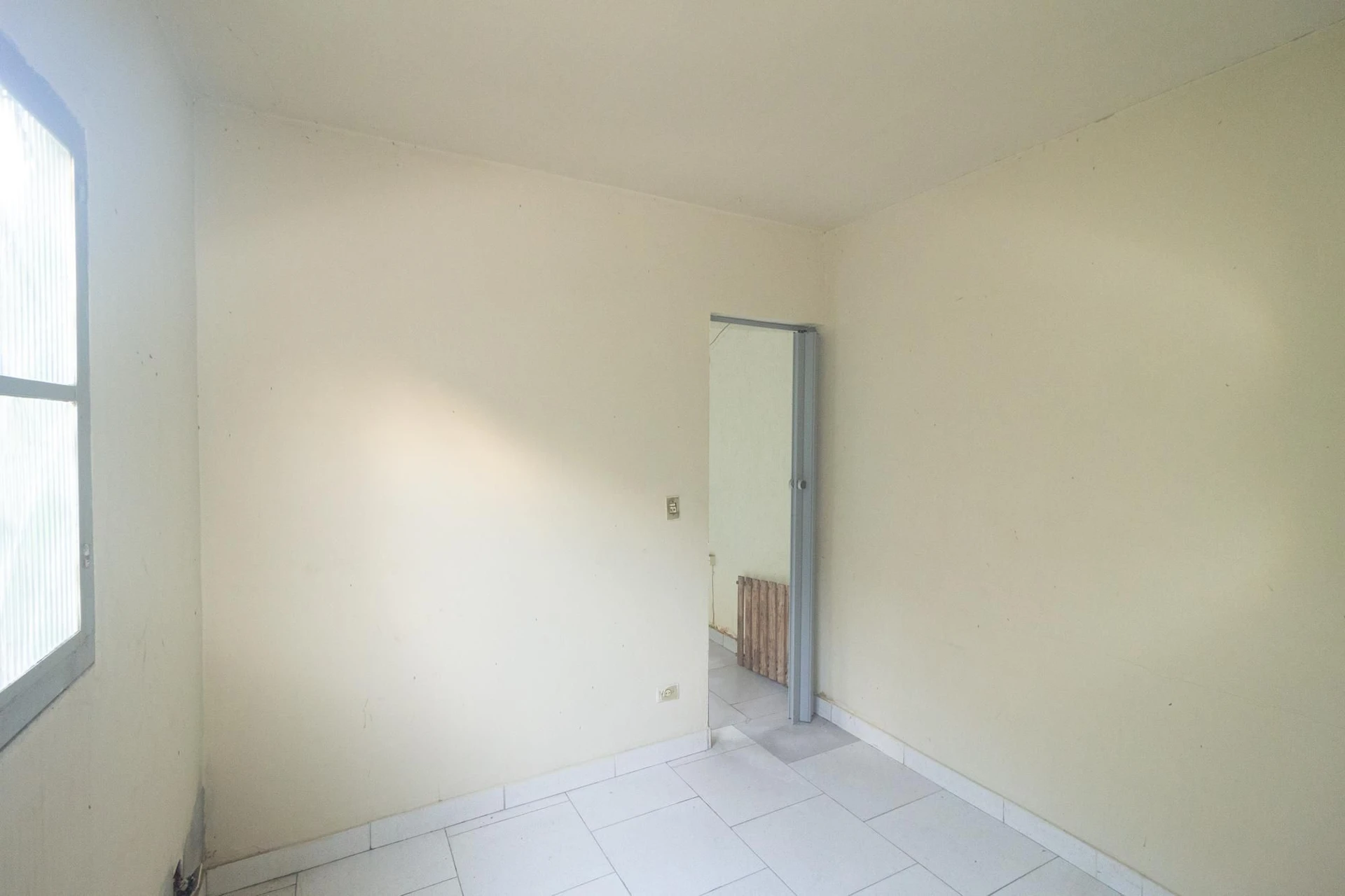 Unfurnished house with 2 bedrooms and 1 parking spot — photo 17