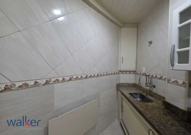 One-bedroom apartment with a washing machine — photo 2