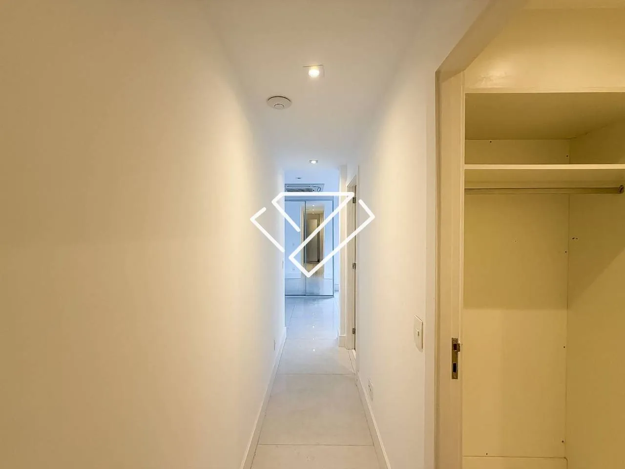 Water view in a 3-bedroom apartment, 660 m² — photo 43