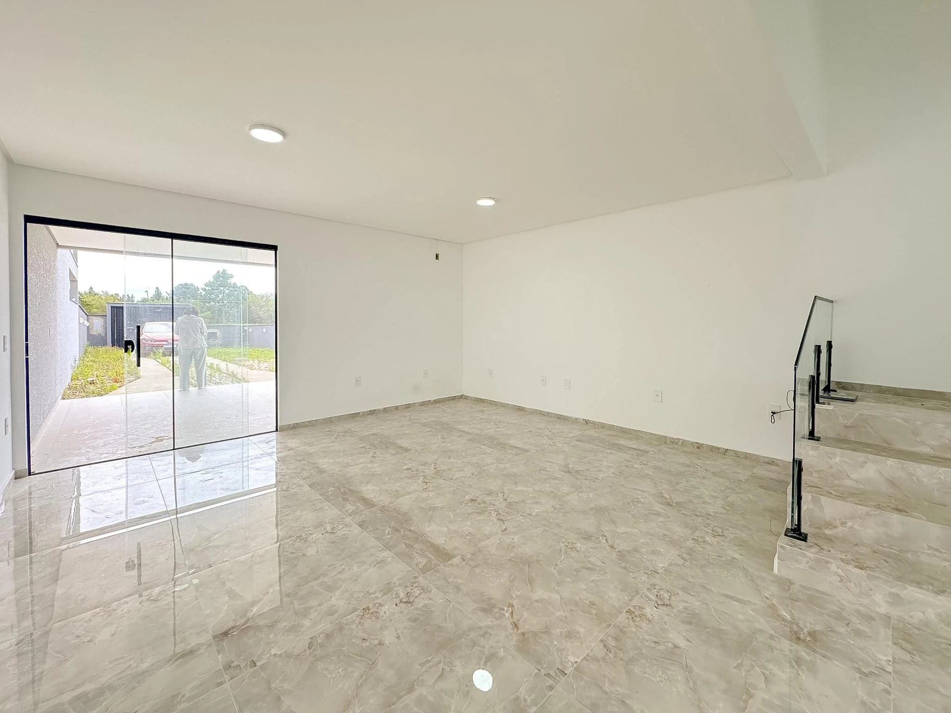 Floor-to-ceiling windows in a 3-bedroom house, 157 m² — photo 11