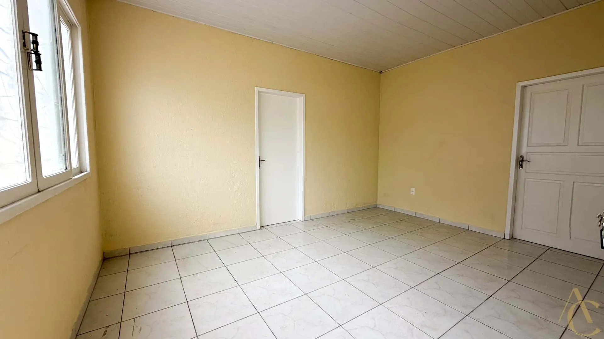 Casa residencial com 4 quartos e 1 banheiro, 263 m² — photo 23
