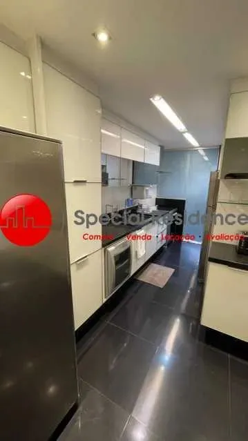 Furnished apartment with 4 bedrooms and 5 bathrooms — photo 14