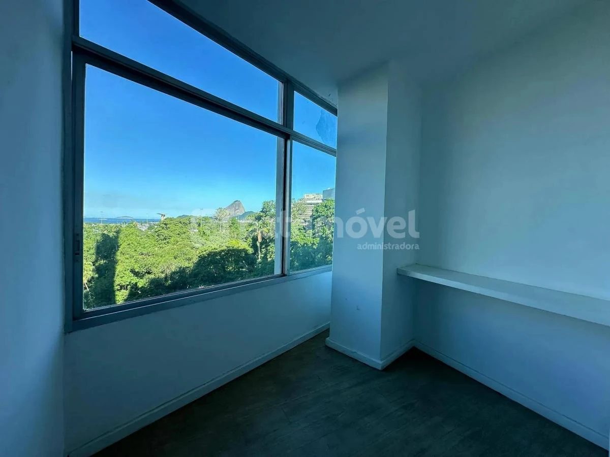 629 m² apartment with a separate kitchen and 3 bathrooms — photo 14