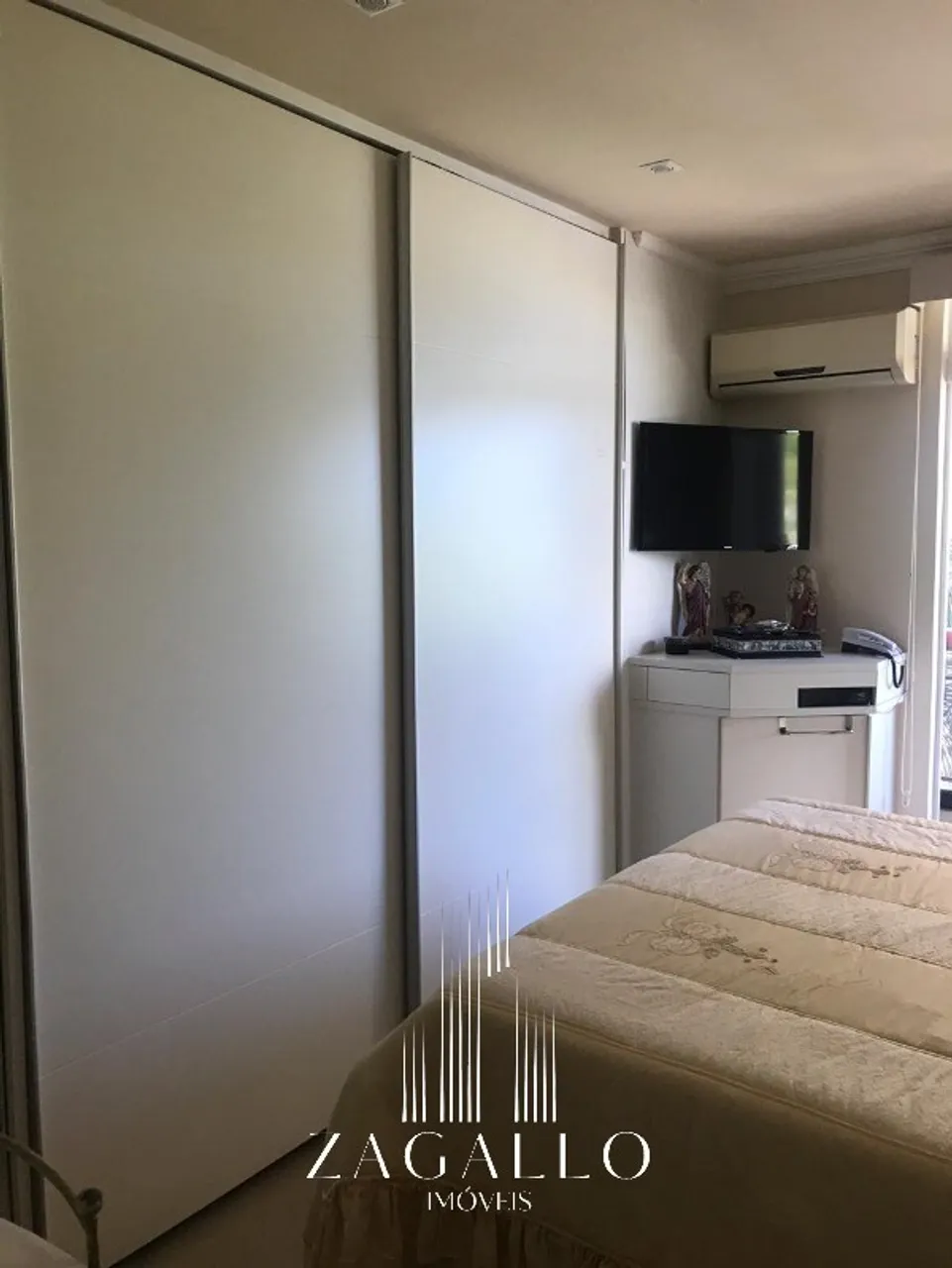 Apartamento mobiliado com 4 quartos e 5 banheiros — photo 3