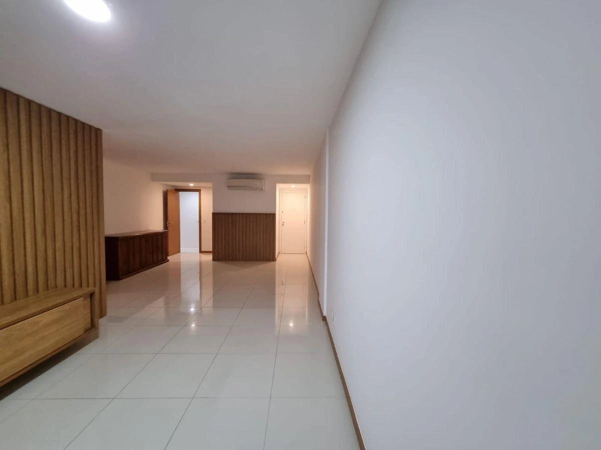 4-bedroom apartment in a building with a sauna — photo 7