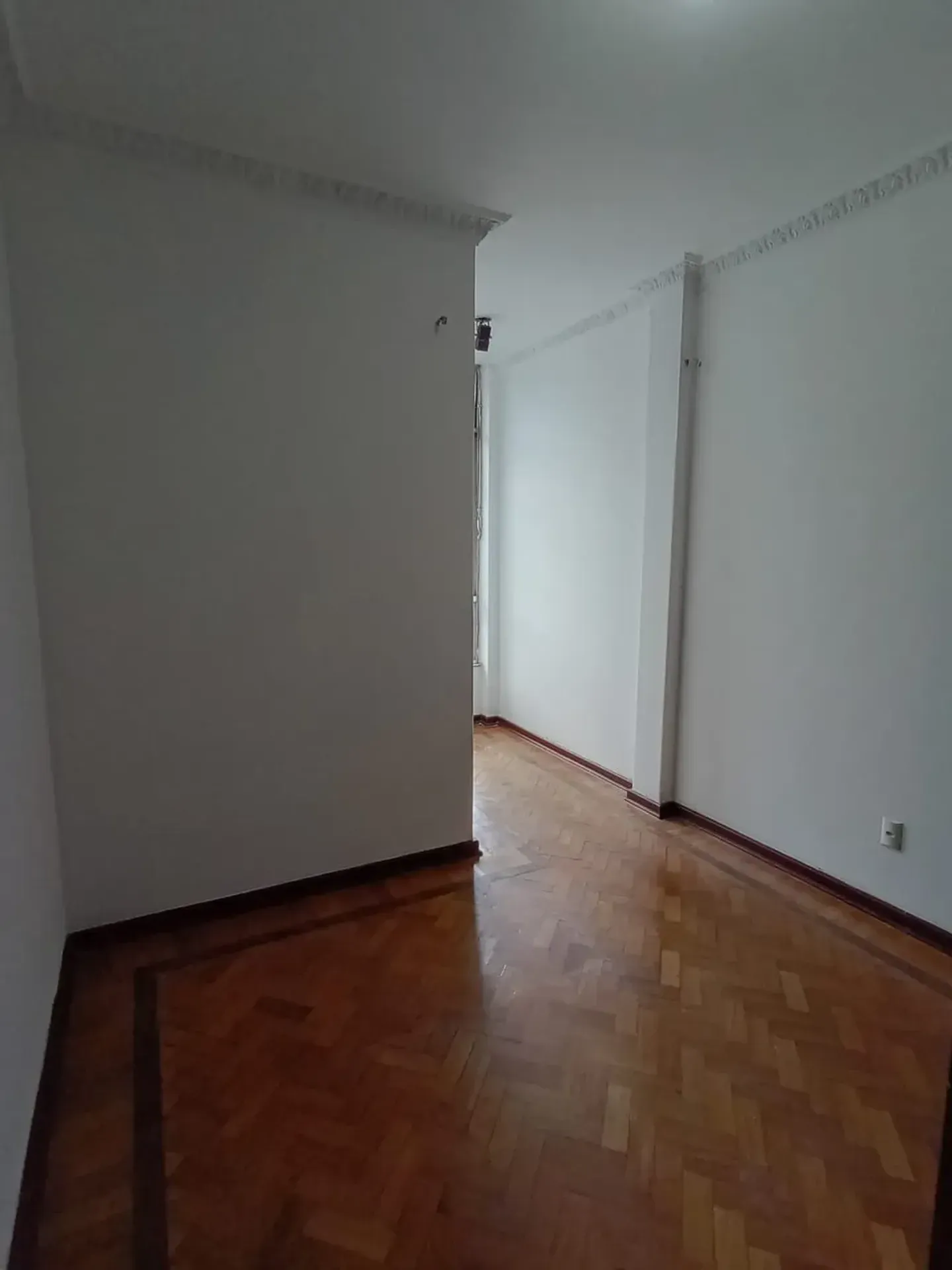 Apartment on the 4th floor with wood or laminate floors — photo 13