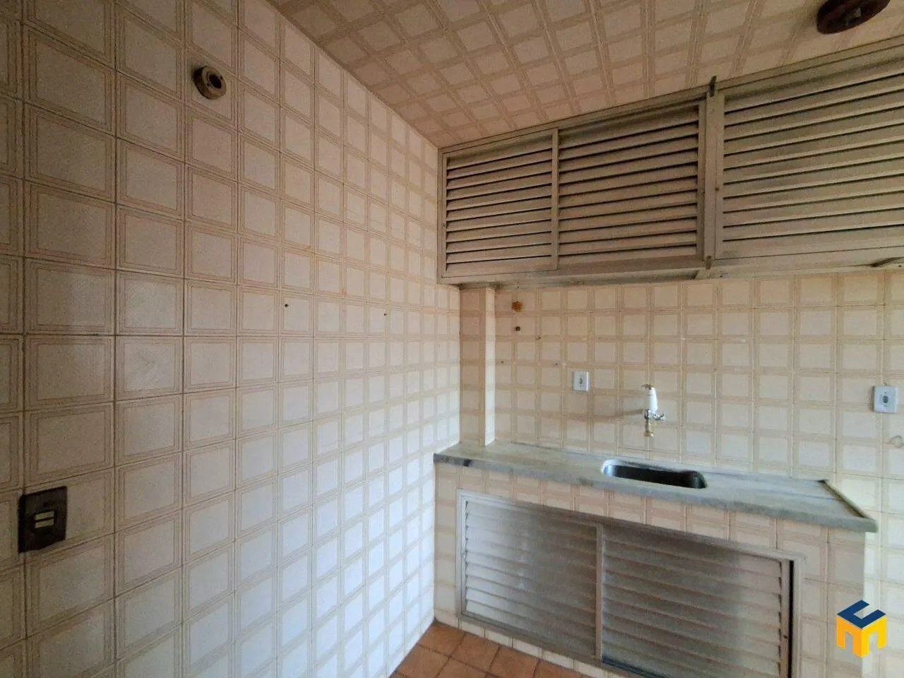 Apartment with 2 bedrooms, balcony and 1 parking spot — photo 13