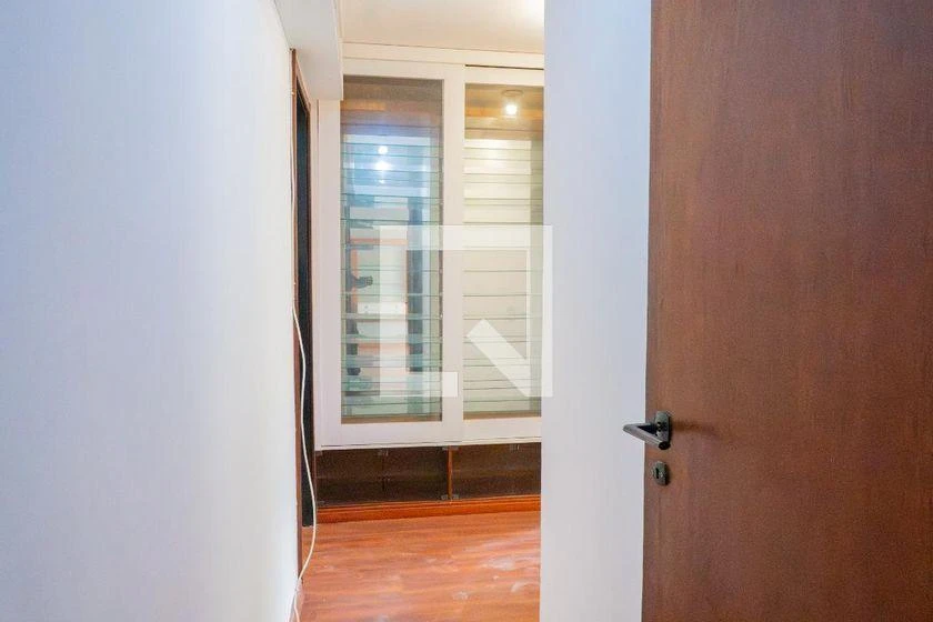 Home office in a 4-bedroom apartment, 174 m² — photo 13