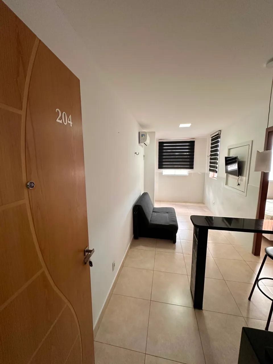 Furnished studio with open-plan kitchen and 1 bedroom — photo 8