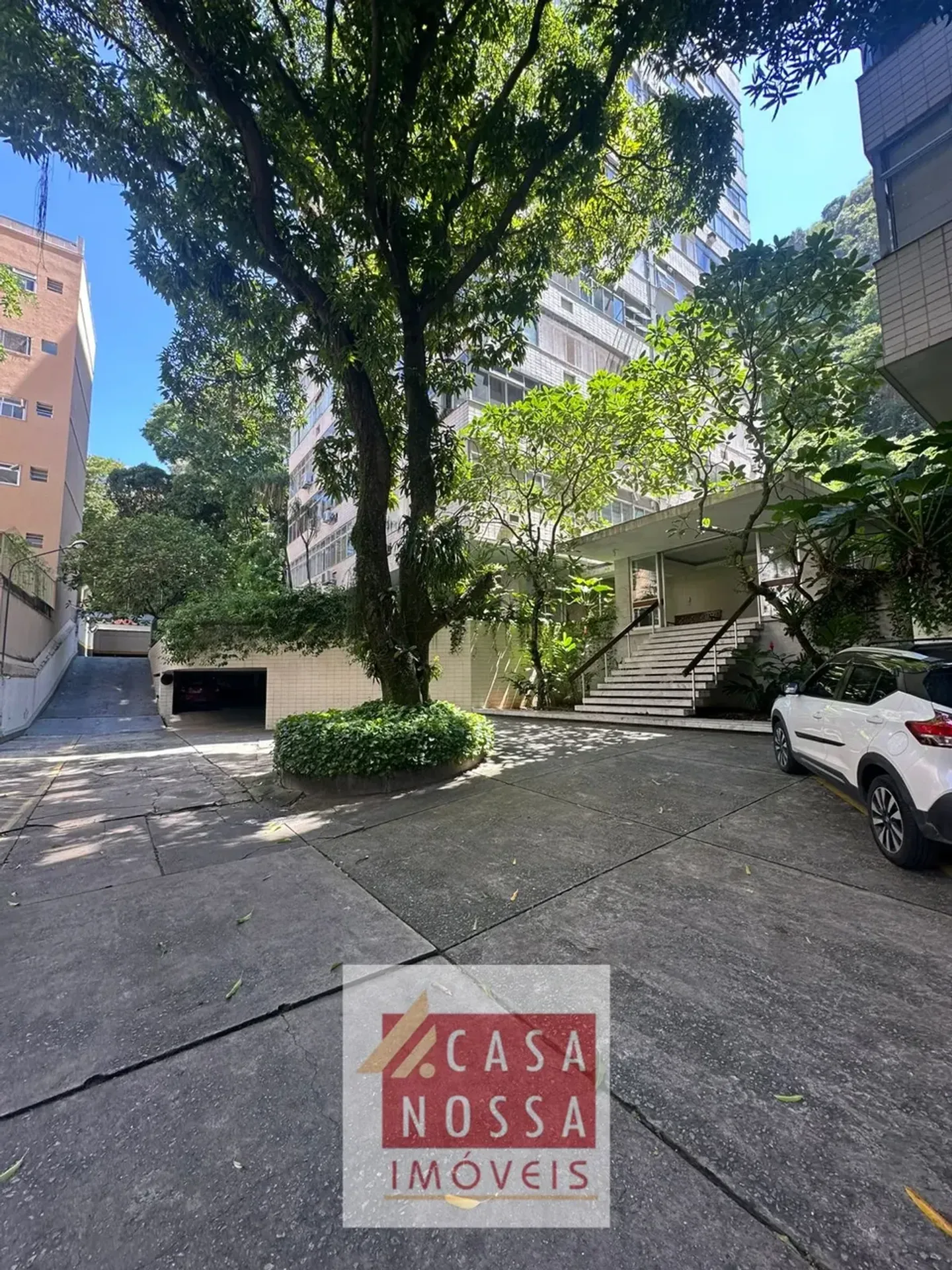 3-bedroom apartment with a park view — photo 33