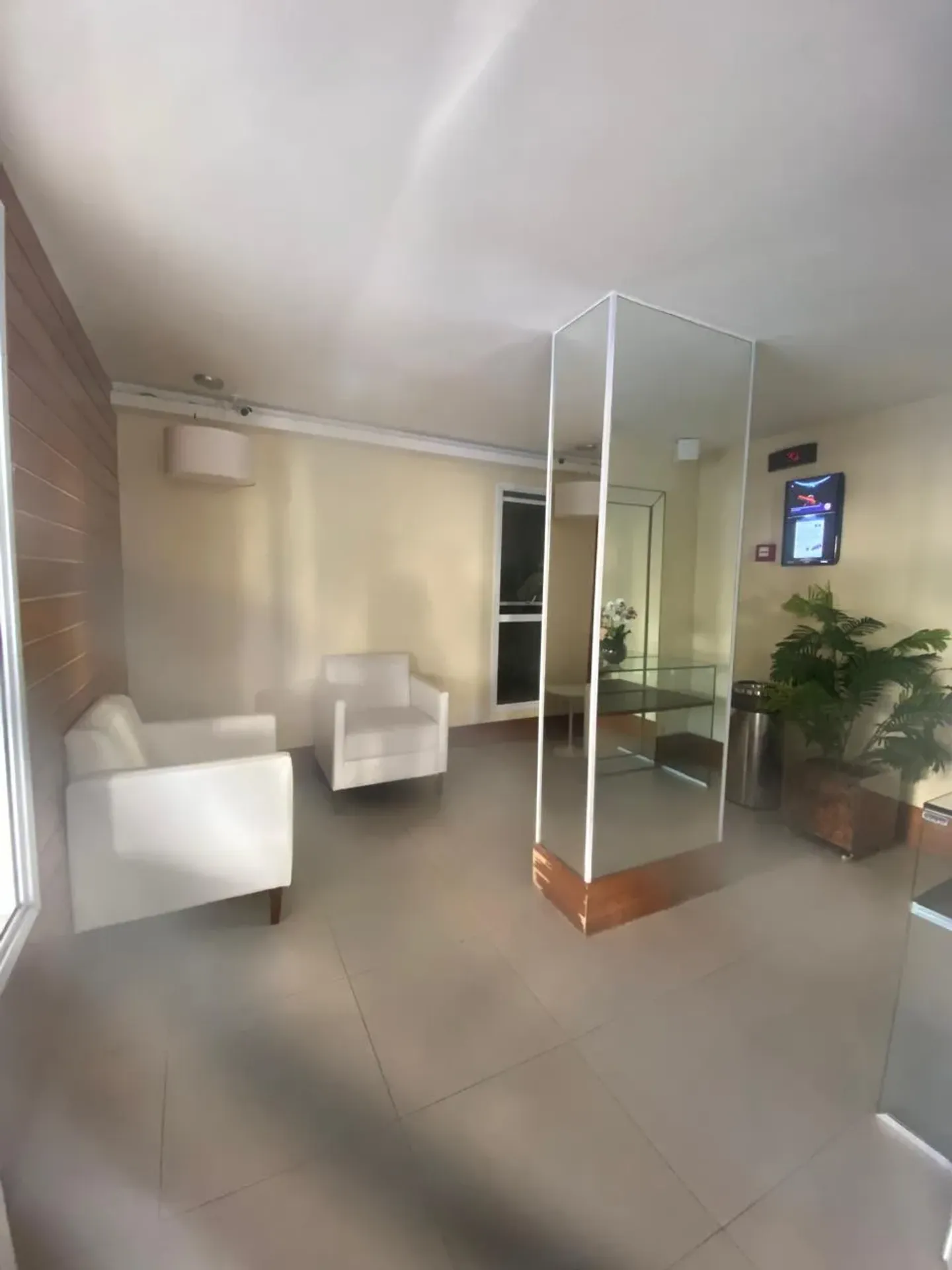 Apartment with 2 bedrooms and private garden — photo 32