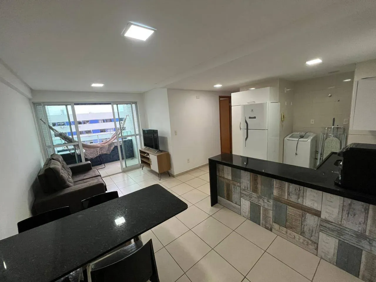 2-bedroom apartment in a building with a gym — photo 13
