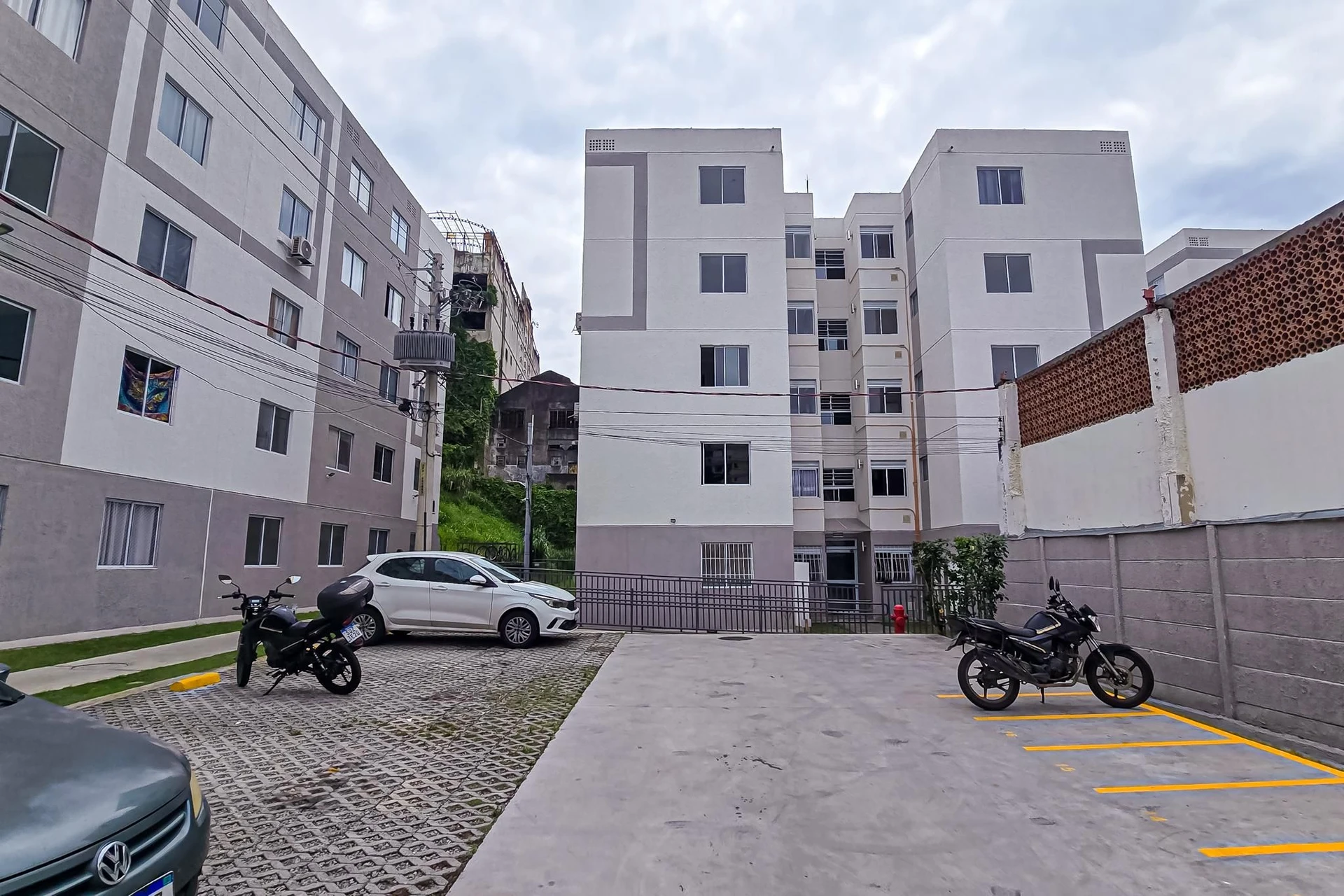 2-bedroom apartment in a building with a gym — photo 37