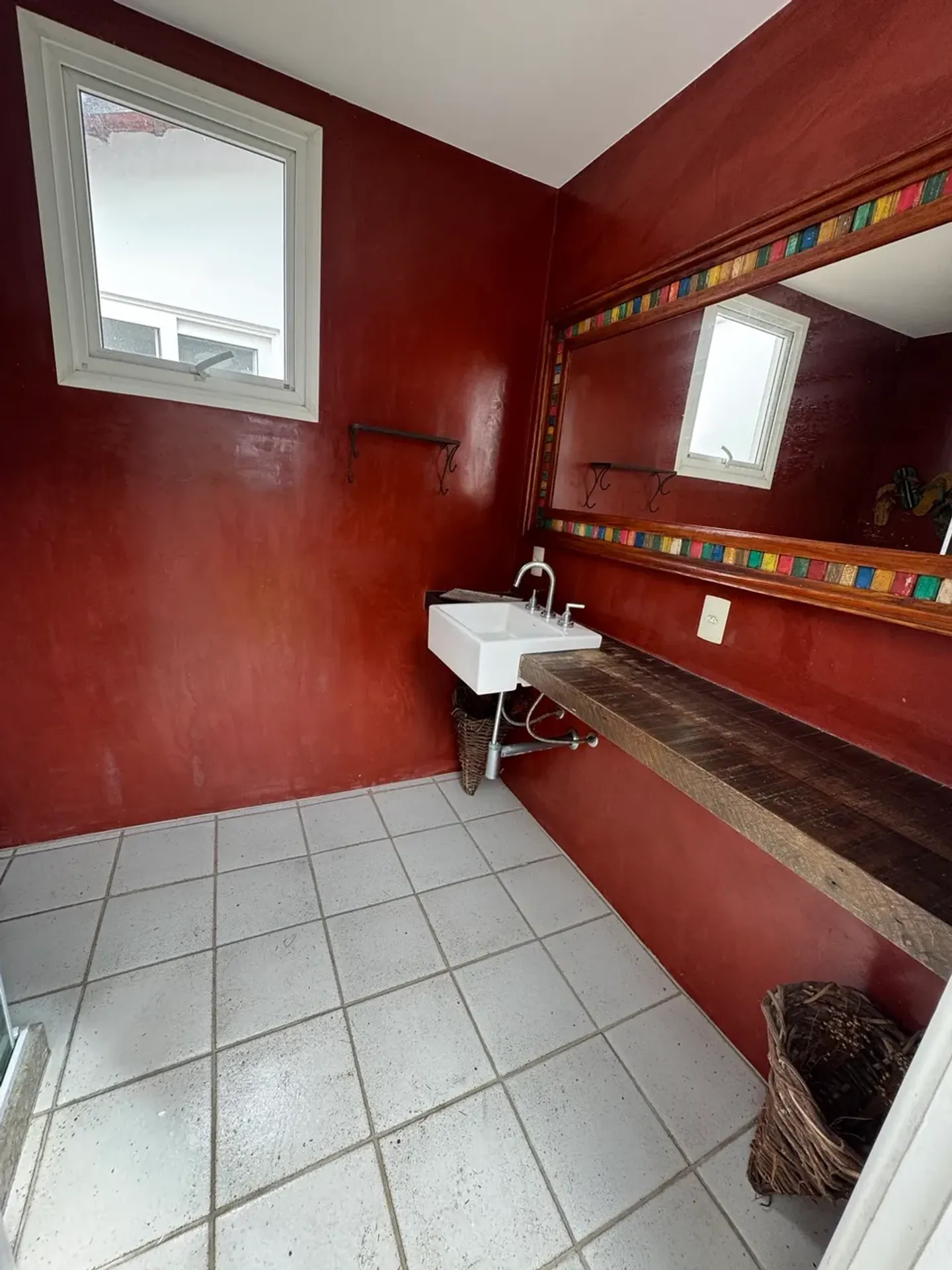 Linear house with 5 bedrooms and 5 bathrooms, separate kitchen — photo 32