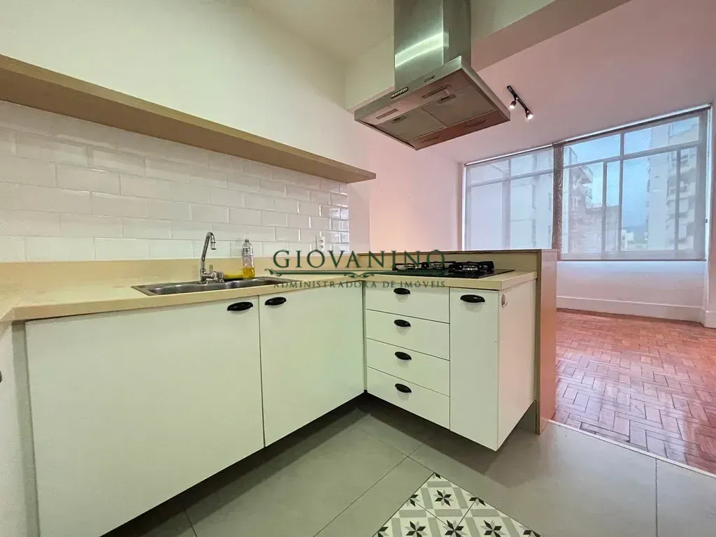 Wood or laminate floors in a 2-bedroom apartment, 91 m² — photo 5