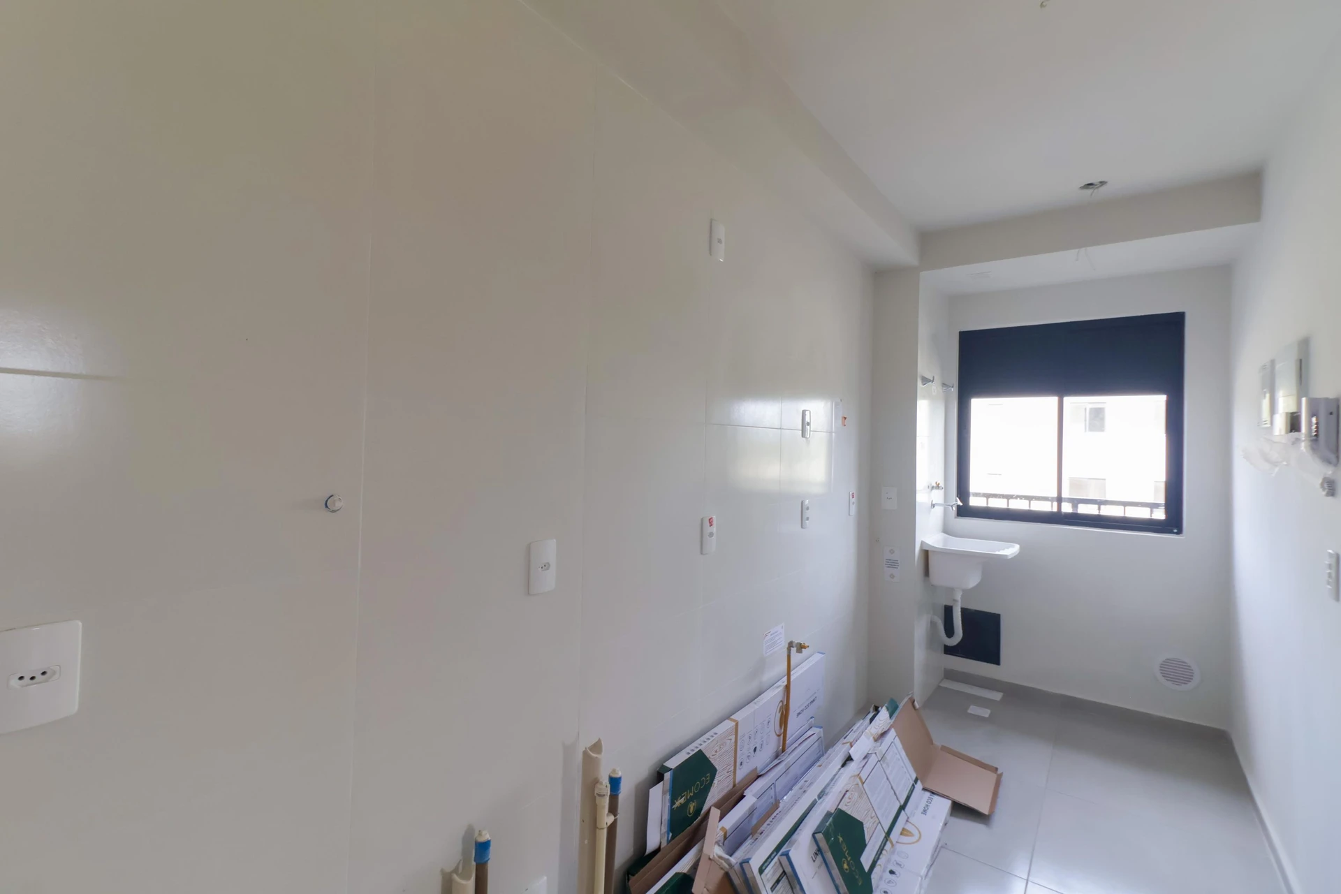 3-bedroom apartment with a grill on the balcony in Curitiba — photo 24